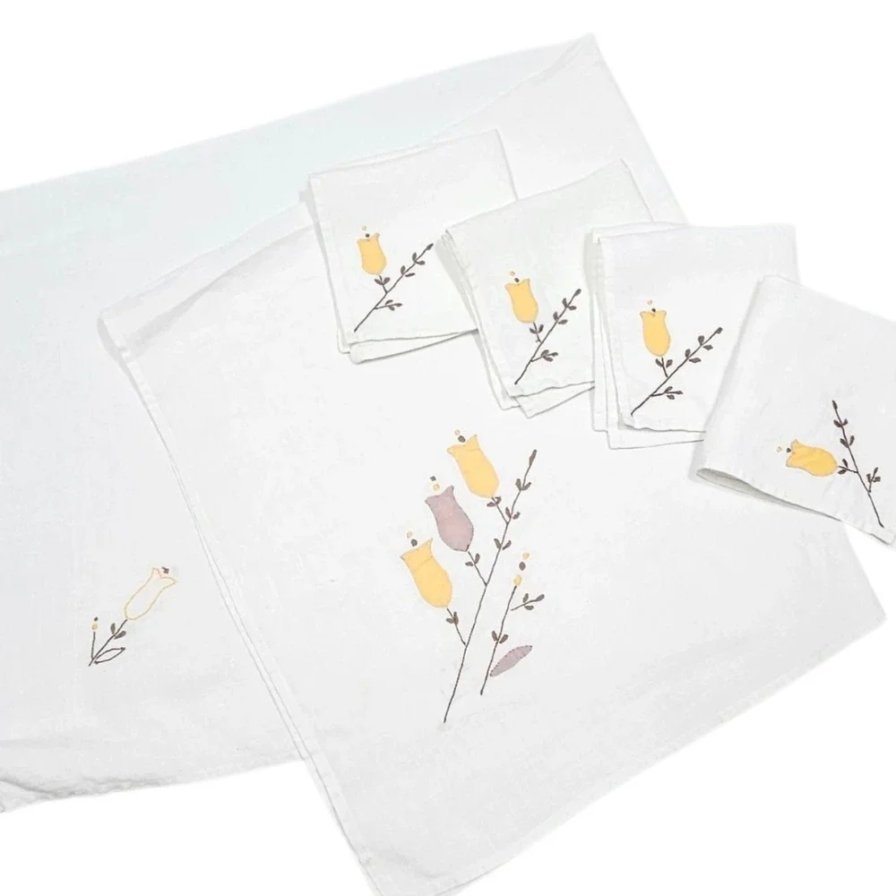 Vintage Handmade Linen Tablecloth Set Napkins Floral Applique Embroidery Cottage